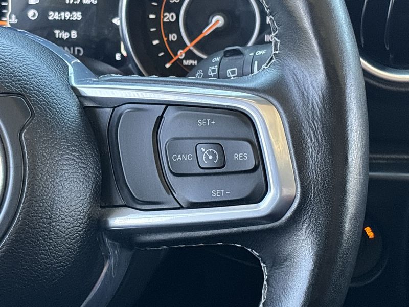 2023 Jeep Wrangler Unlimited Sahara 26