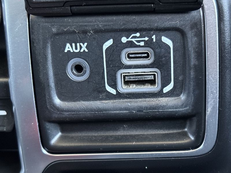 Thumbnail: 2020 Jeep Wrangler - 29