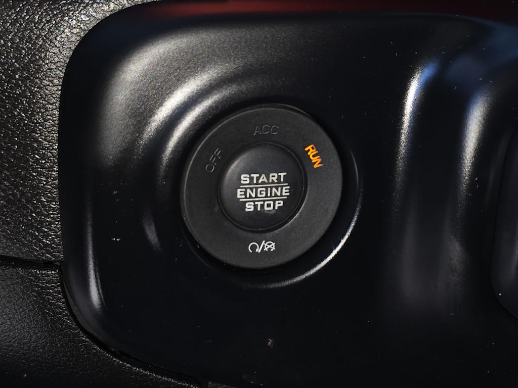 Thumbnail: 2019 Jeep Wrangler - 24
