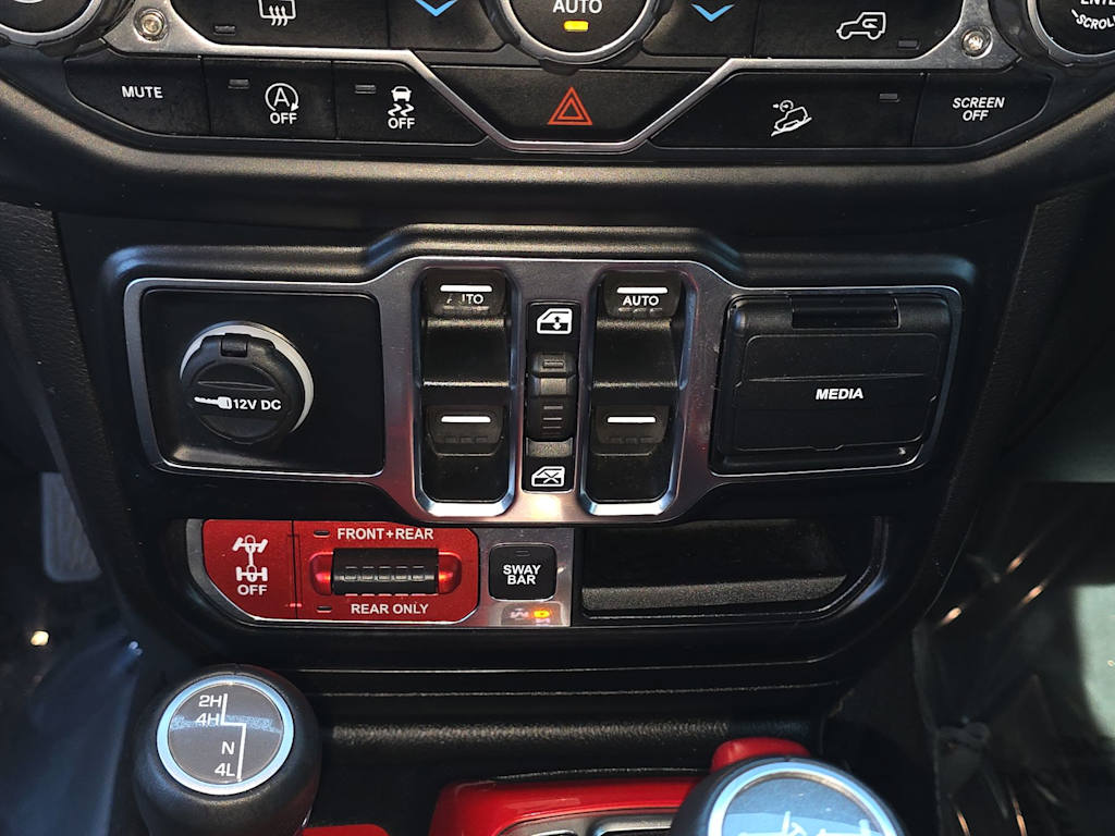 Thumbnail: 2019 Jeep Wrangler - 30