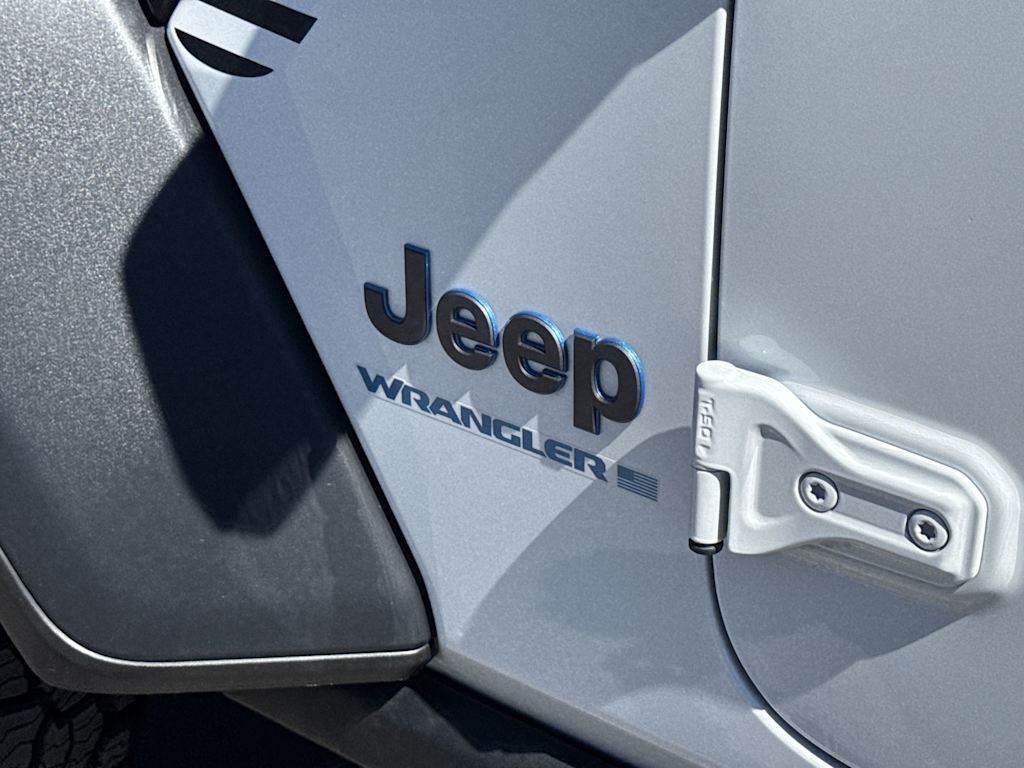 Thumbnail: 2023 Jeep Wrangler - 17