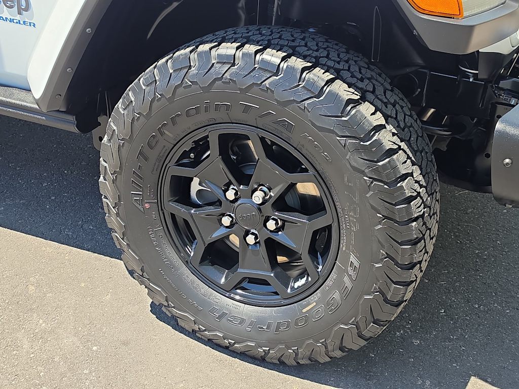 Thumbnail: 2023 Jeep Wrangler - 8