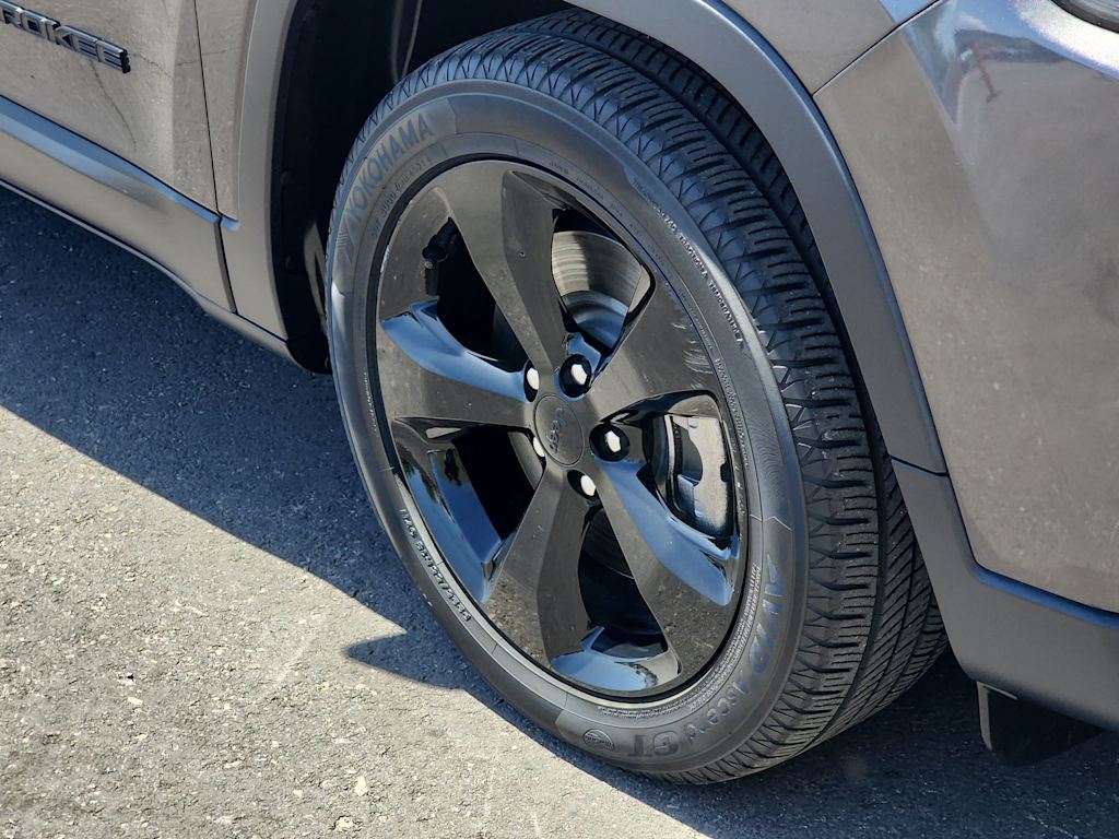 Thumbnail: 2019 Jeep Cherokee - 8