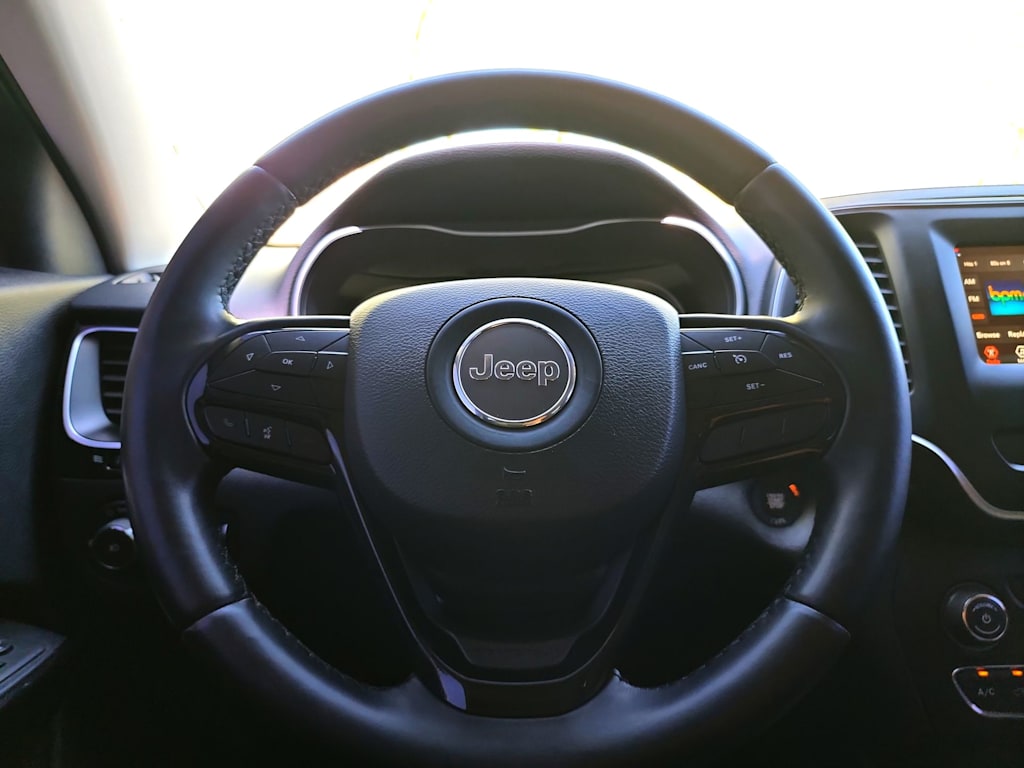 Thumbnail: 2019 Jeep Cherokee - 15