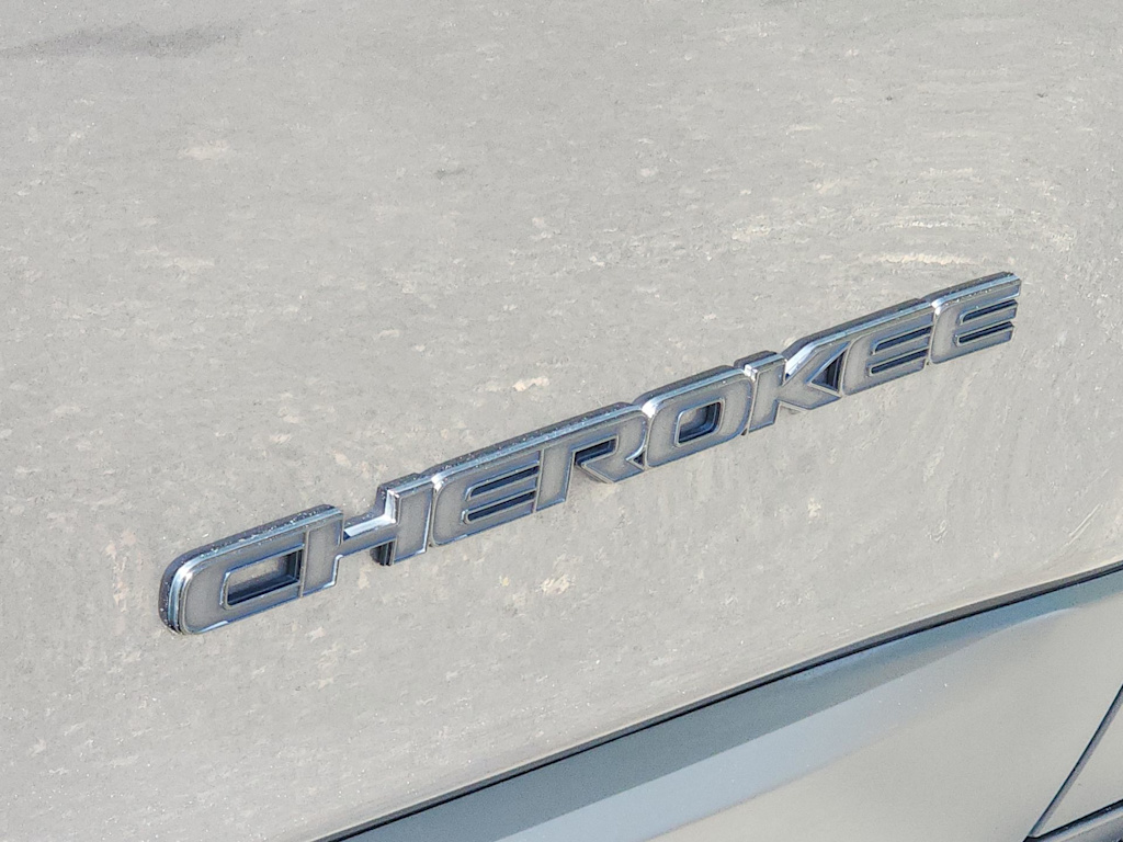 Thumbnail: 2019 Jeep Cherokee - 7