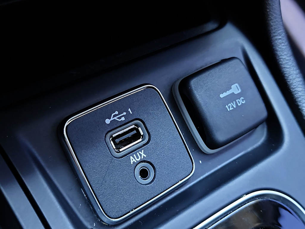 Thumbnail: 2019 Jeep Cherokee - 30