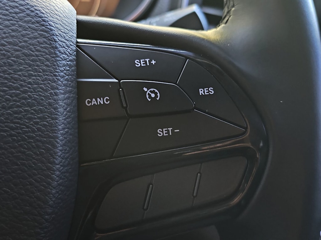 Thumbnail: 2019 Jeep Cherokee - 29
