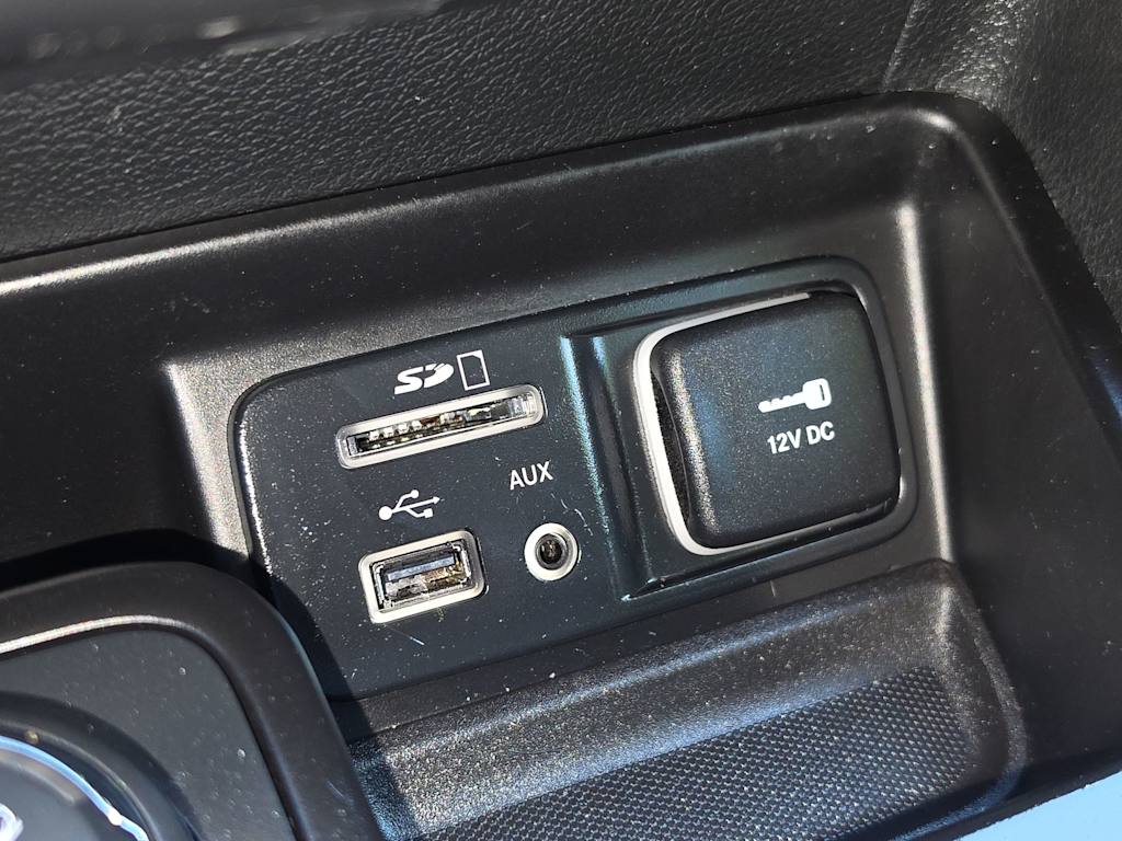 Thumbnail: 2017 Jeep Cherokee - 28