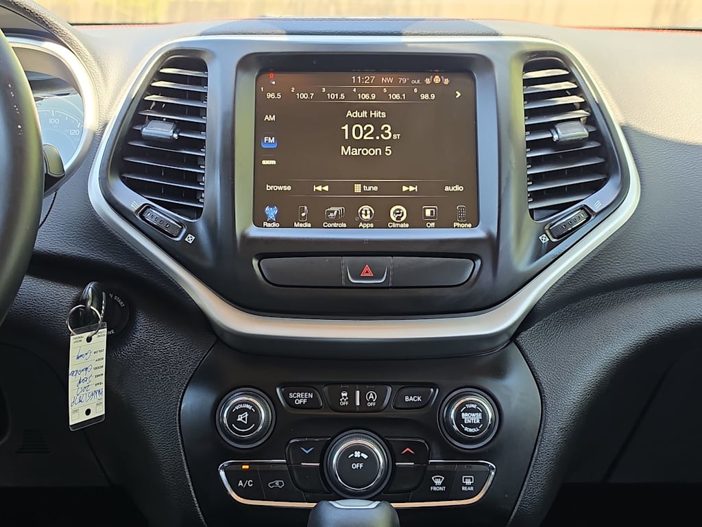 Thumbnail: 2017 Jeep Cherokee - 14