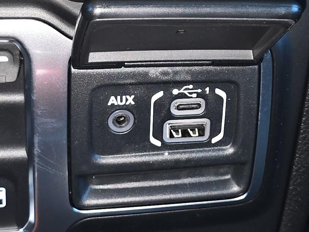 Thumbnail: 2026 Jeep Wrangler - 32