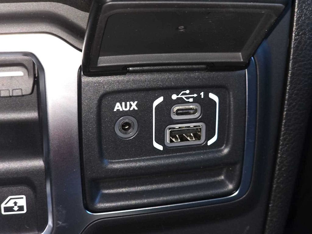 Thumbnail: 2026 Jeep Wrangler - 36