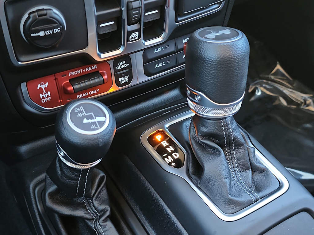 Thumbnail: 2026 Jeep Wrangler - 16