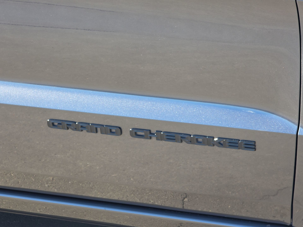 Thumbnail: 2020 Jeep Grand Cherokee - 7