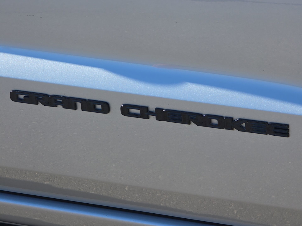 Thumbnail: 2021 Jeep Grand Cherokee - 7