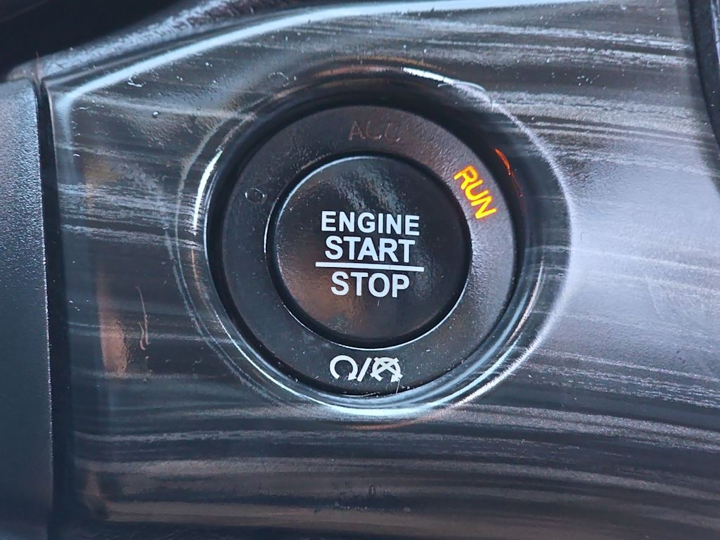 Thumbnail: 2021 Jeep Grand Cherokee - 24