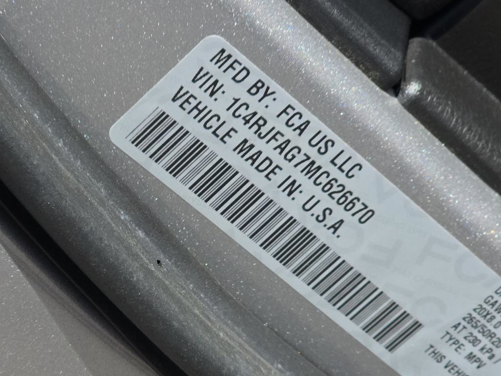 Thumbnail: 2021 Jeep Grand Cherokee - 25