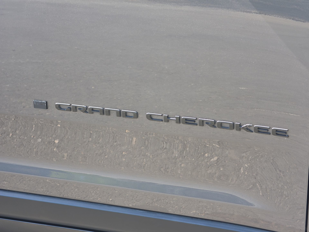 Thumbnail: 2023 Jeep Grand Cherokee - 7