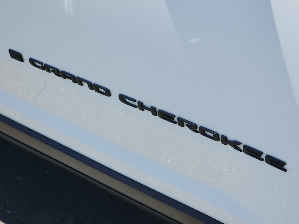 Thumbnail: 2025 Jeep Grand Cherokee - 7