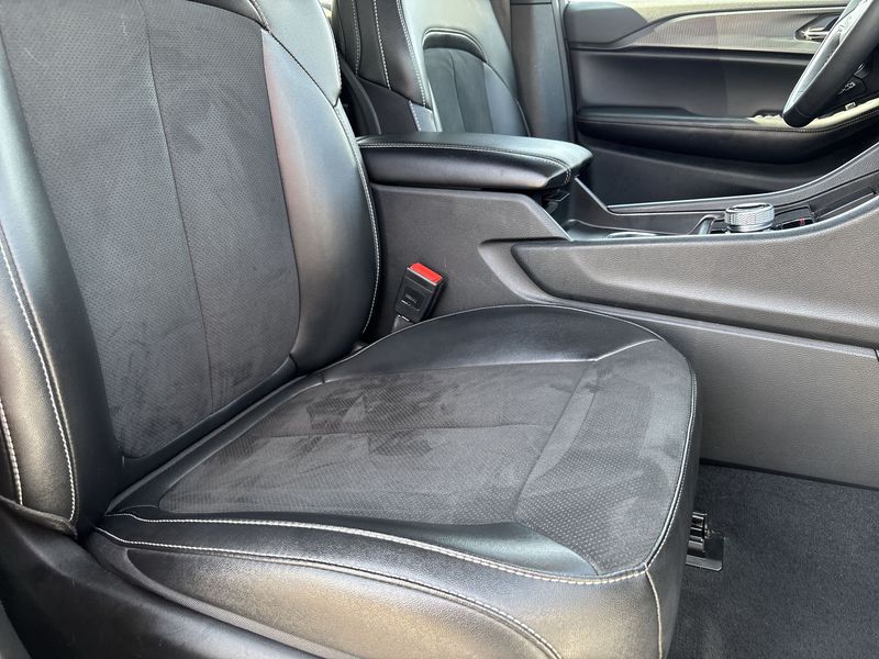 Thumbnail: 2024 Jeep Grand Cherokee - 11