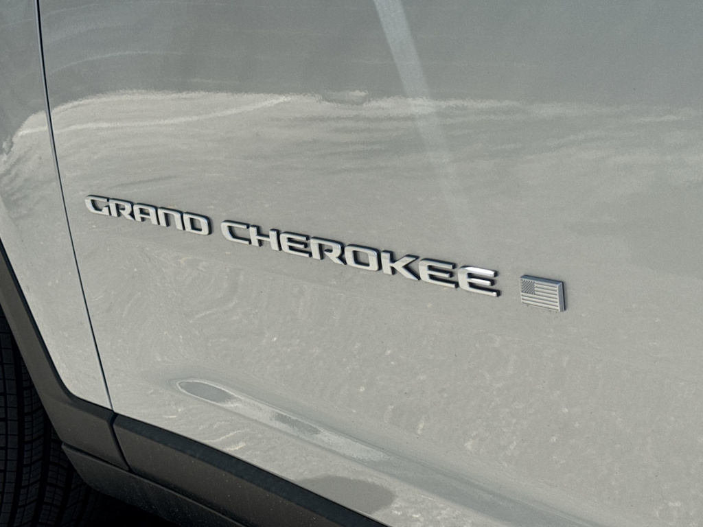 Thumbnail: 2026 Jeep Grand Cherokee - 7