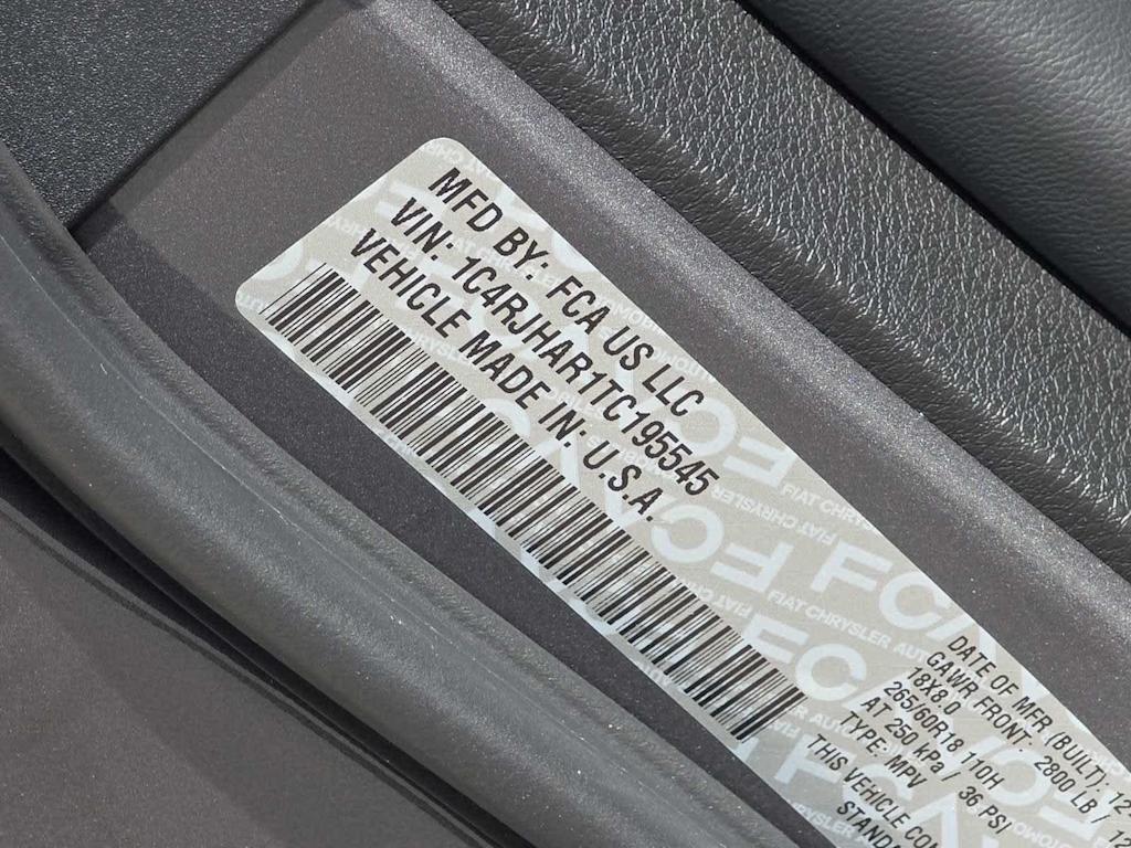 Thumbnail: 2026 Jeep Grand Cherokee - 32