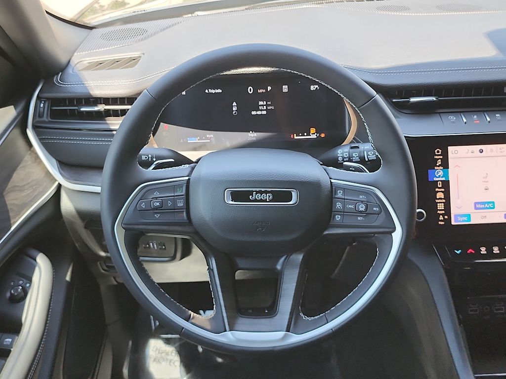 Thumbnail: 2026 Jeep Grand Cherokee - 14