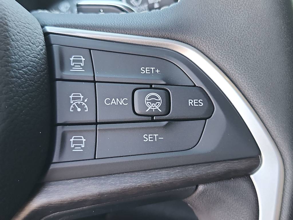 Thumbnail: 2026 Jeep Grand Cherokee - 28