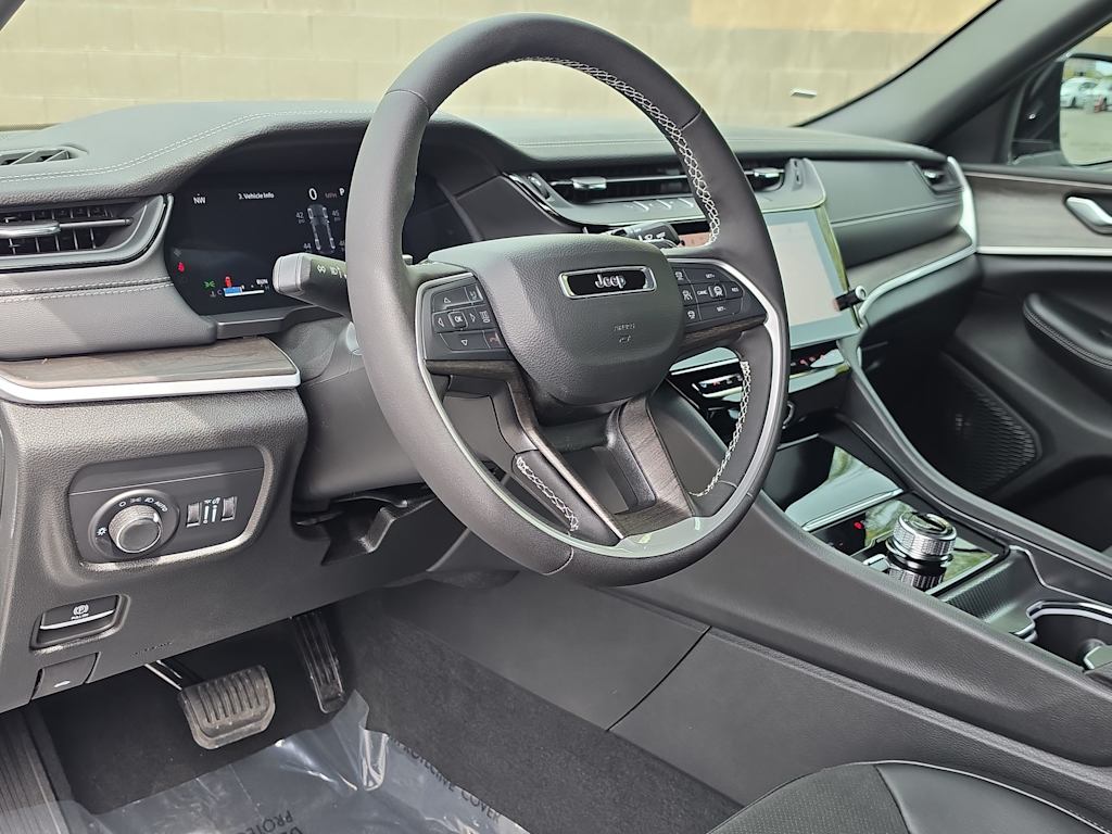 Thumbnail: 2026 Jeep Grand Cherokee - 10
