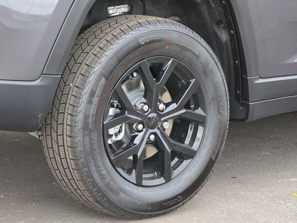 Thumbnail: 2026 Jeep Grand Cherokee - 8