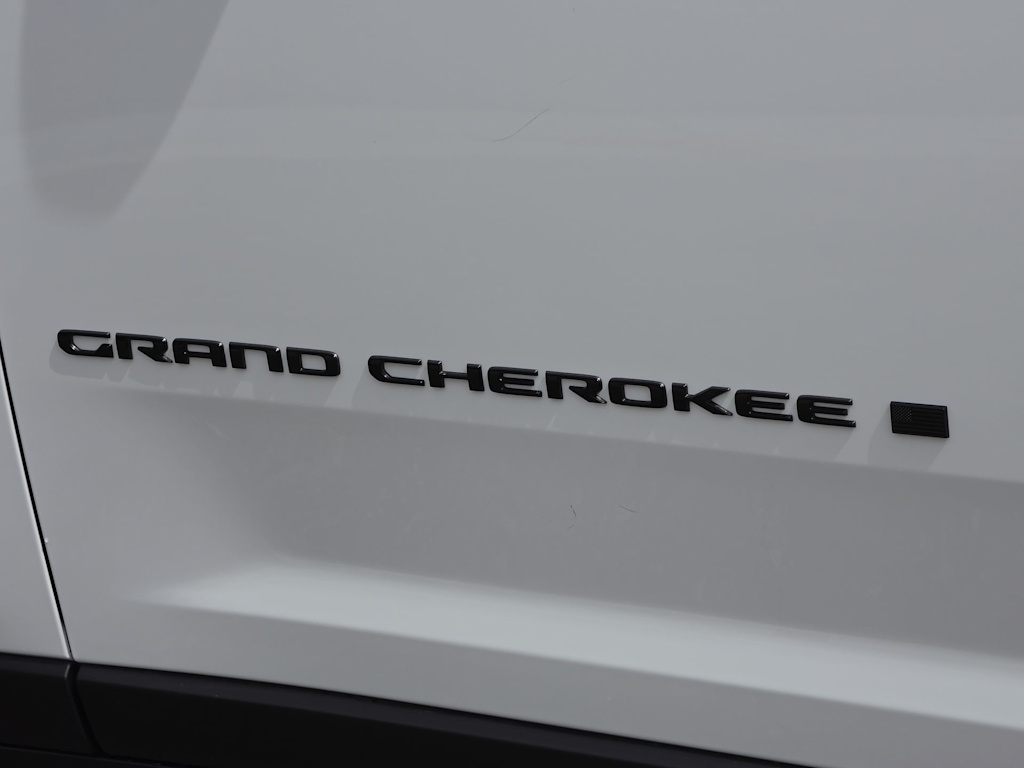 Thumbnail: 2026 Jeep Grand Cherokee - 7