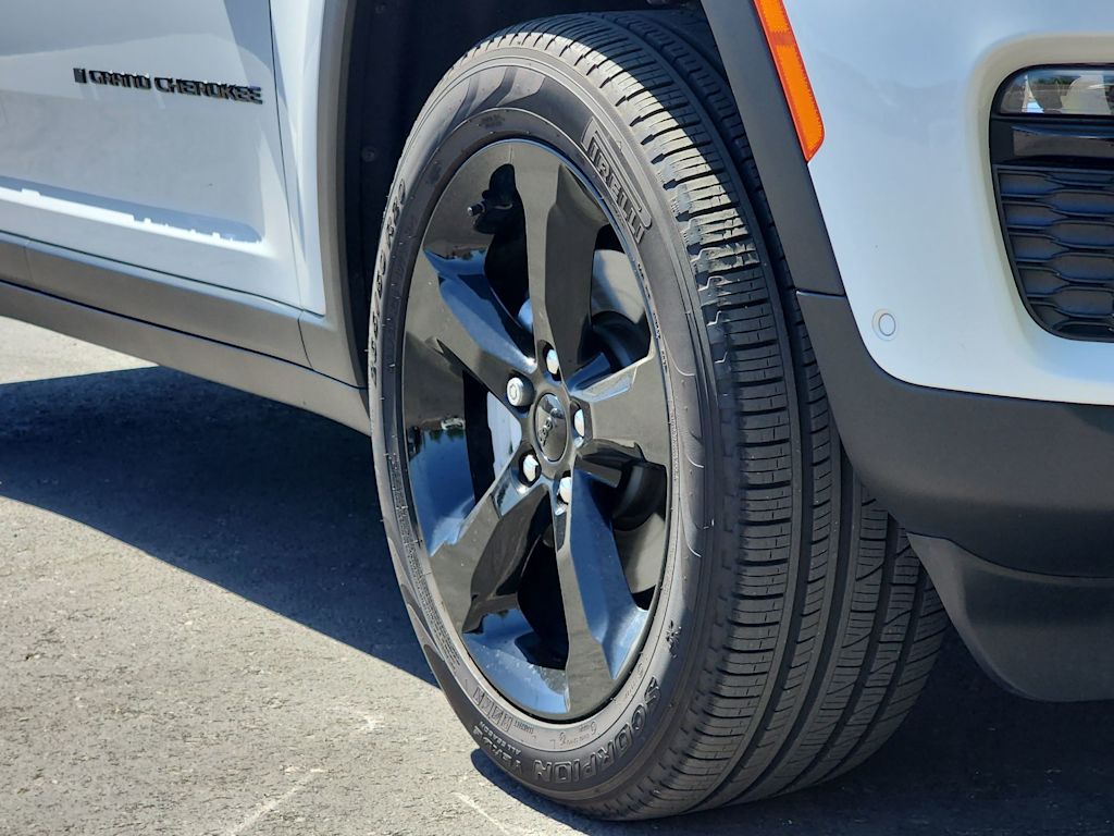 Thumbnail: 2025 Jeep Grand Cherokee - 8
