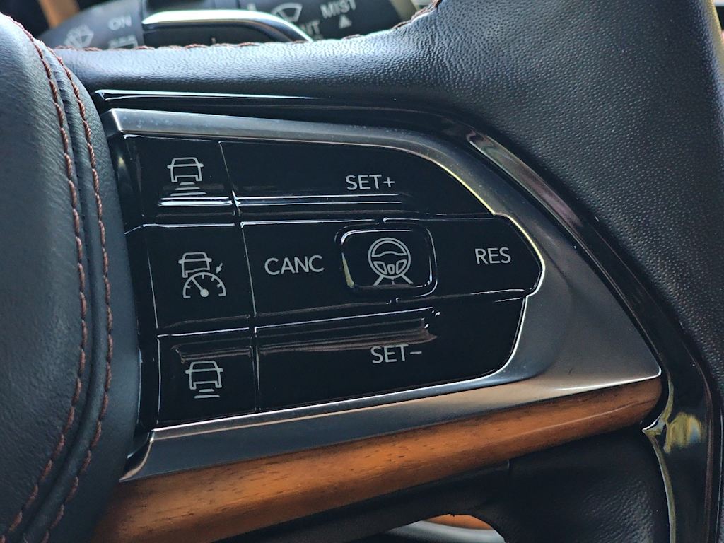 Thumbnail: 2022 Jeep Grand Cherokee - 28