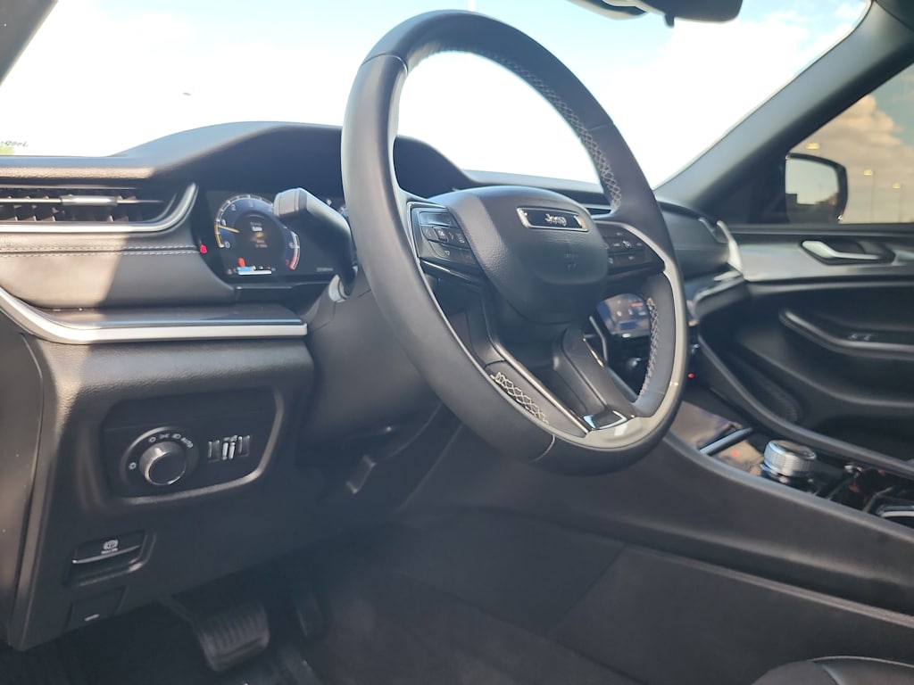 Thumbnail: 2023 Jeep Grand Cherokee L - 2