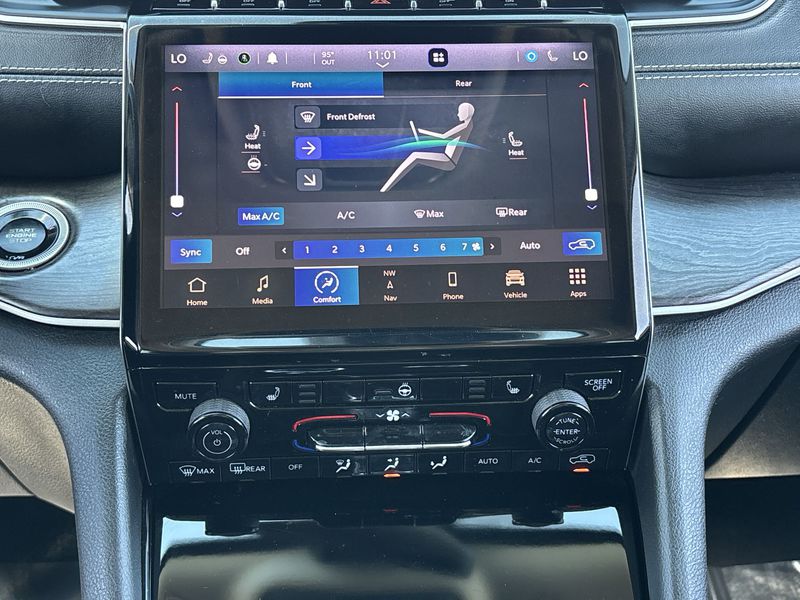 Thumbnail: 2021 Jeep Grand Cherokee L - 16