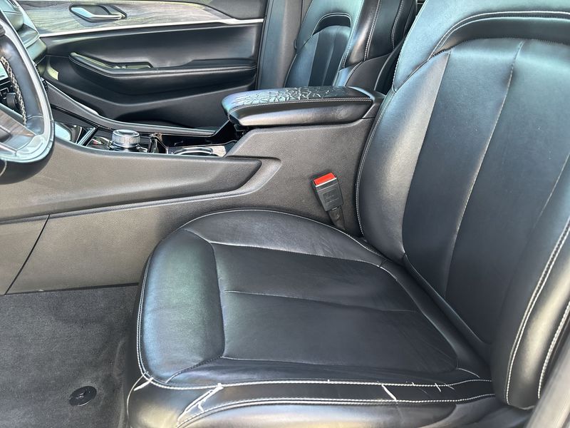 Thumbnail: 2021 Jeep Grand Cherokee L - 11