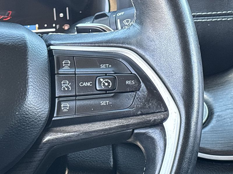 Thumbnail: 2021 Jeep Grand Cherokee L - 28