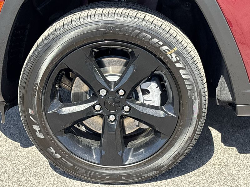 Thumbnail: 2025 Jeep Grand Cherokee L - 8