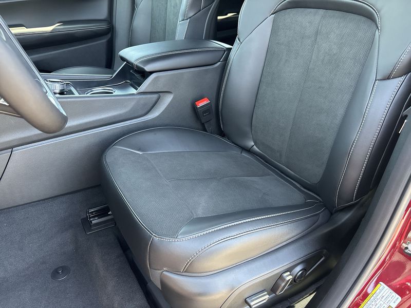 Thumbnail: 2025 Jeep Grand Cherokee L - 11