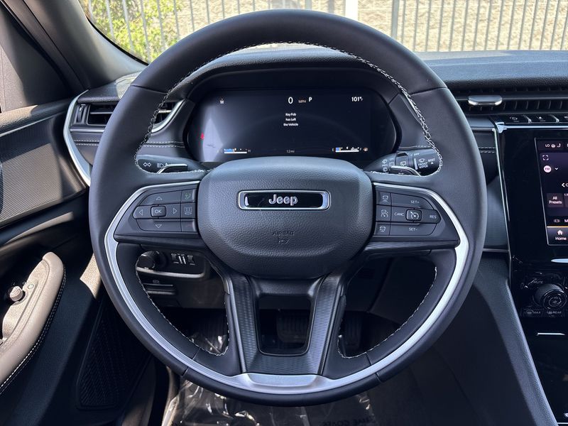 Thumbnail: 2025 Jeep Grand Cherokee L - 14