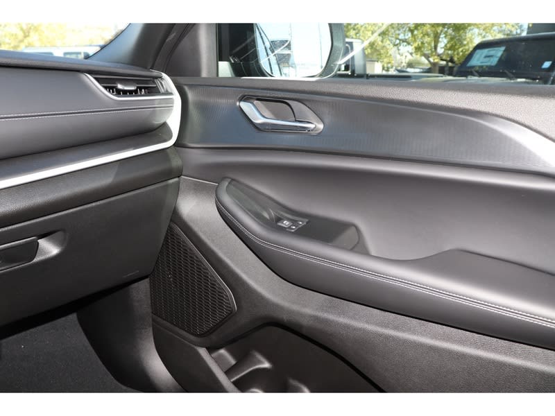 Thumbnail: 2025 Jeep Grand Cherokee L - 23