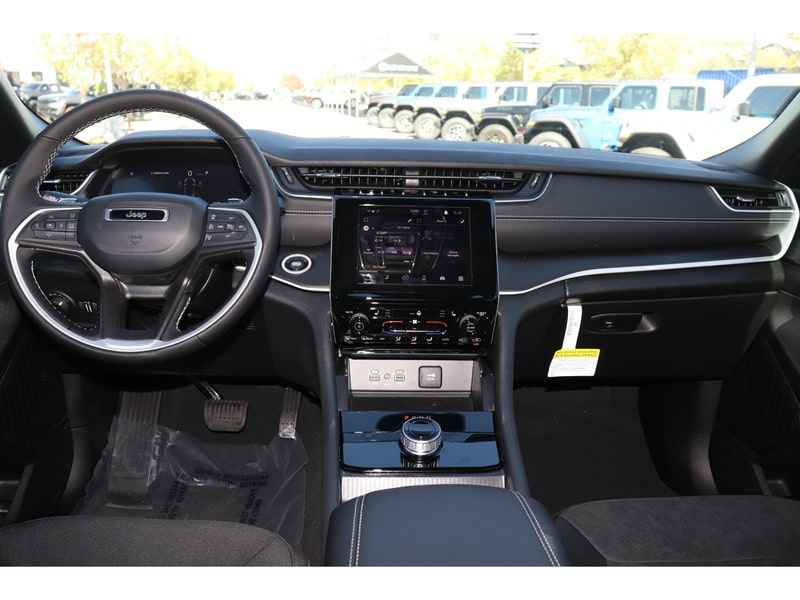 Thumbnail: 2025 Jeep Grand Cherokee L - 10