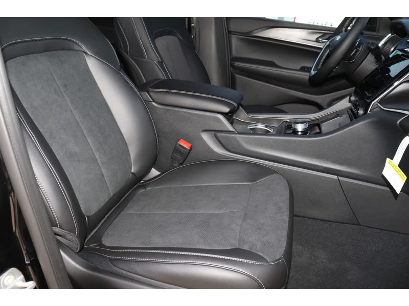 Thumbnail: 2025 Jeep Grand Cherokee L - 12