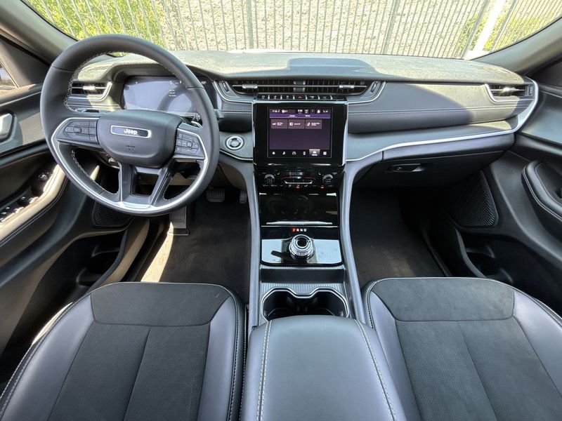 Thumbnail: 2025 Jeep Grand Cherokee L - 10