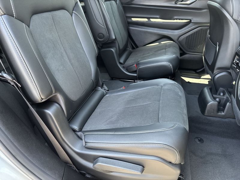 Thumbnail: 2025 Jeep Grand Cherokee L - 23