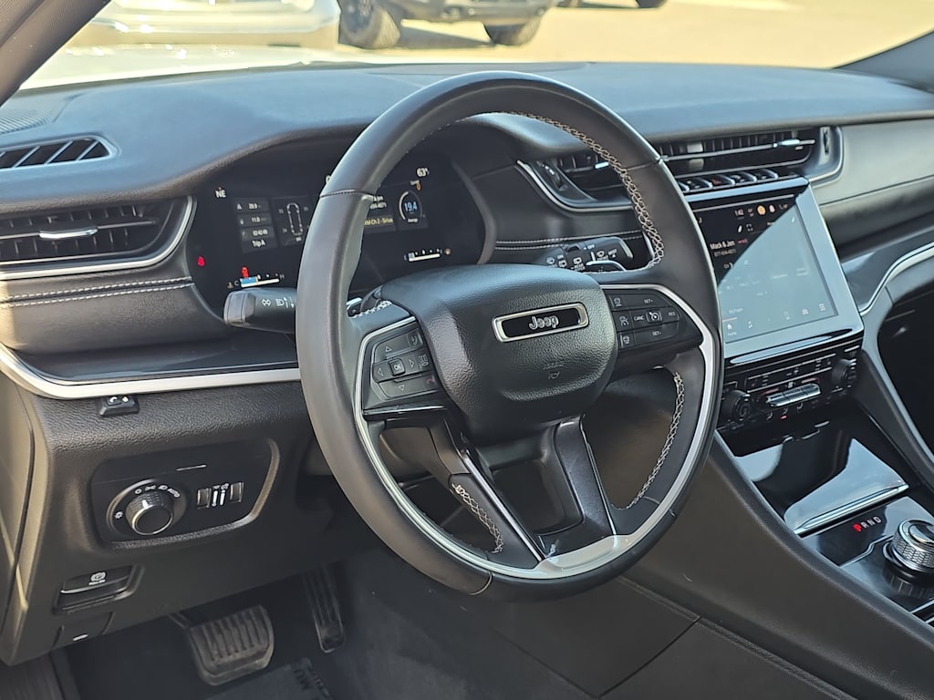 Thumbnail: 2023 Jeep Grand Cherokee L - 2