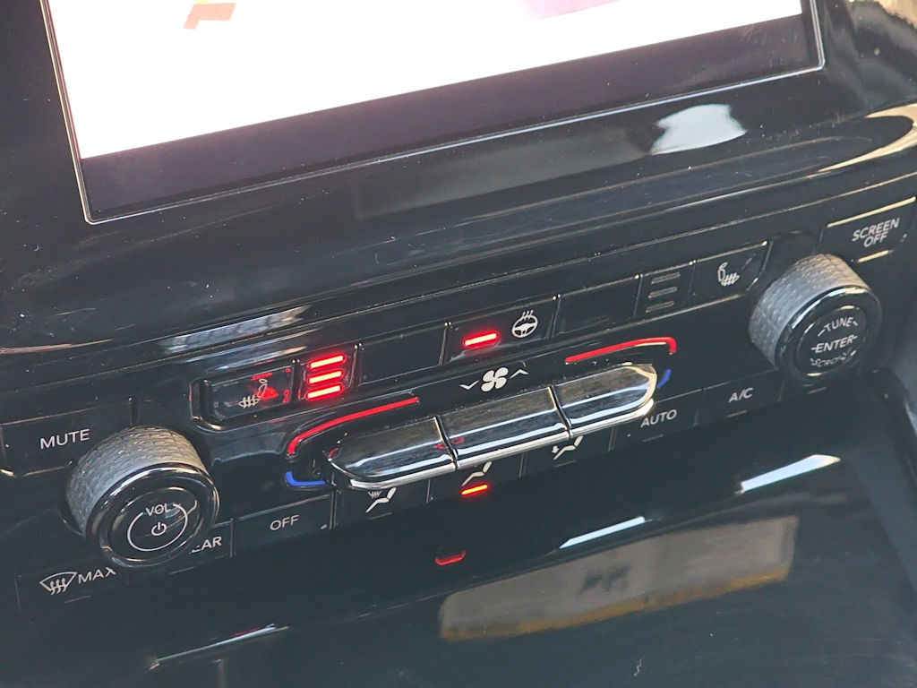 Thumbnail: 2023 Jeep Grand Cherokee L - 28