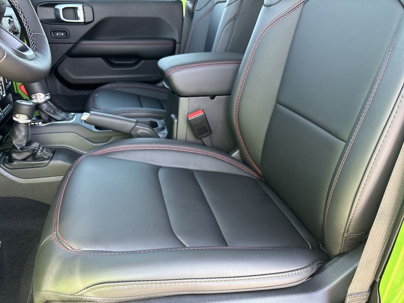 Thumbnail: 2025 Jeep Wrangler - 9