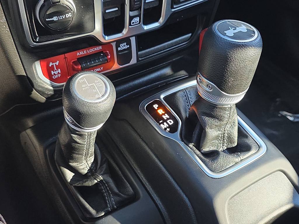 Thumbnail: 2024 Jeep Wrangler - 16