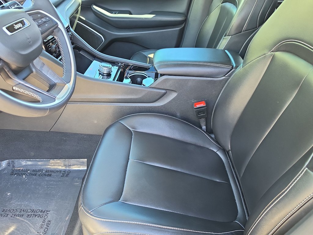 Thumbnail: 2023 Jeep Grand Cherokee - 11