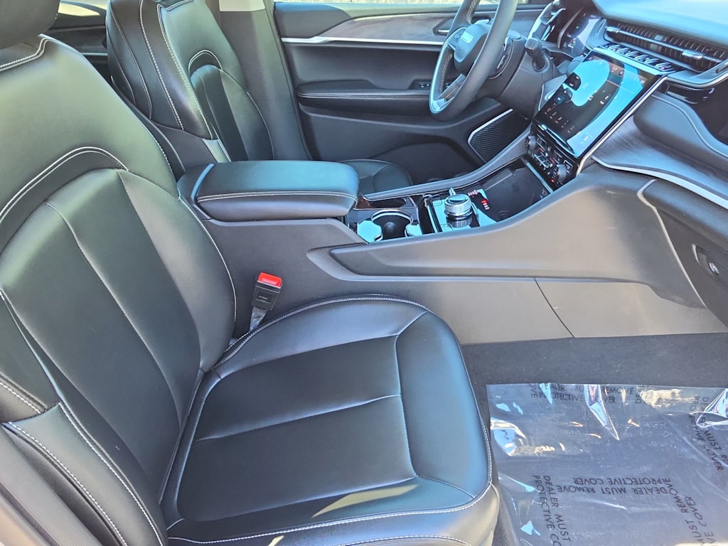 Thumbnail: 2023 Jeep Grand Cherokee - 12